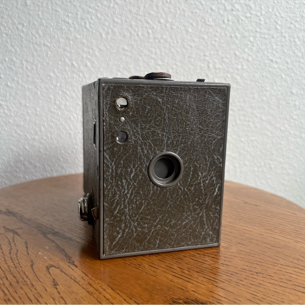 Kodak No.2 Brownie Model F camera